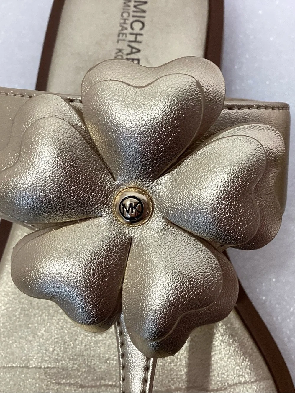 Michael Kors Woman’s Flip Flops Size 9.5 Color Gold Faux Leather